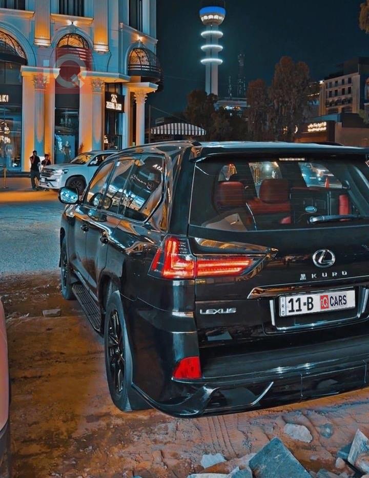 لێکزس LX